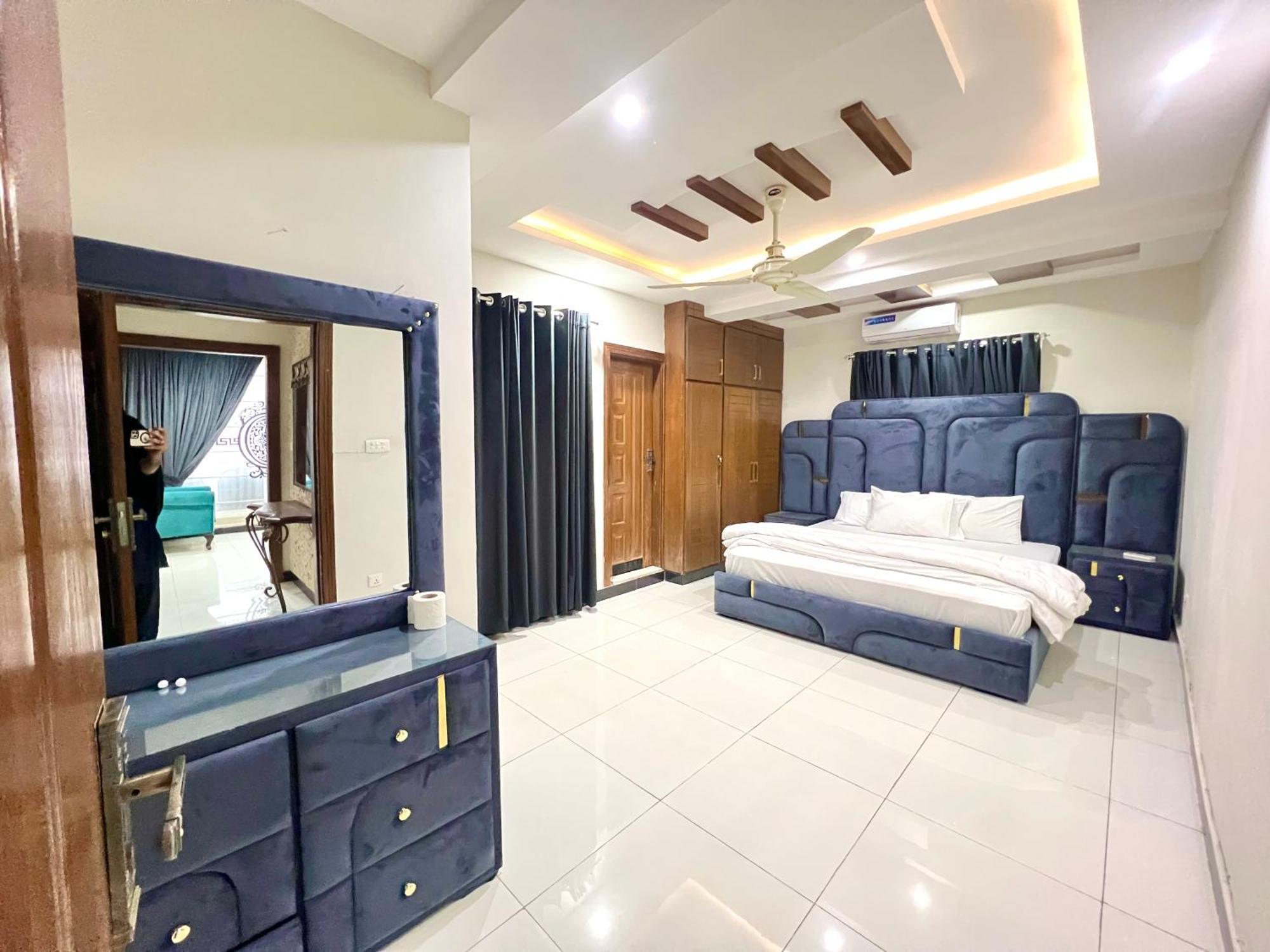 Penthouse 3Bedrooms - Luxury Apartment Hotel Исламабад Экстерьер фото